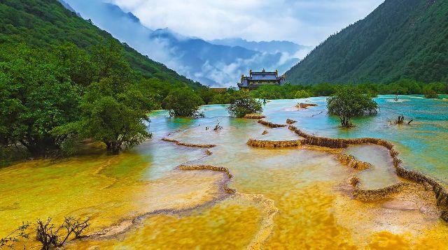 工人在厂里上班生病了厂里有责任吗?-全方位解答,专业有问必答平台