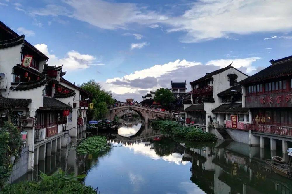 探索龙诚职业培训学校因戍校区世界
